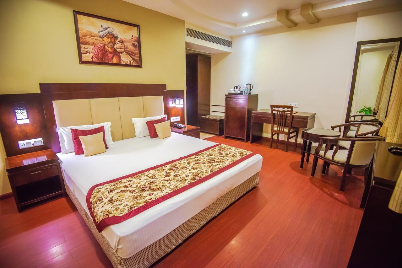 Gold Leaf Hotel Udaipur Buitenkant foto